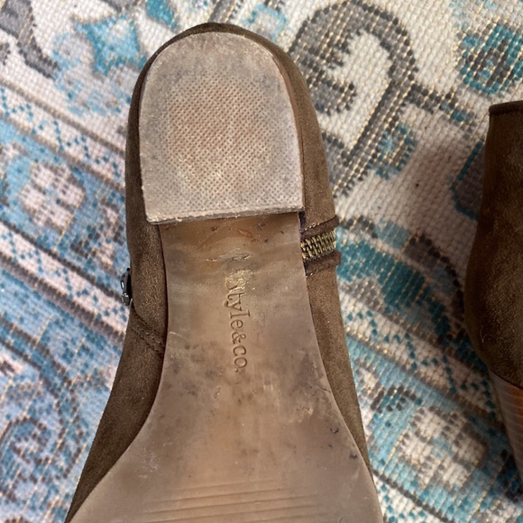 Booties - Picture 3 of 4